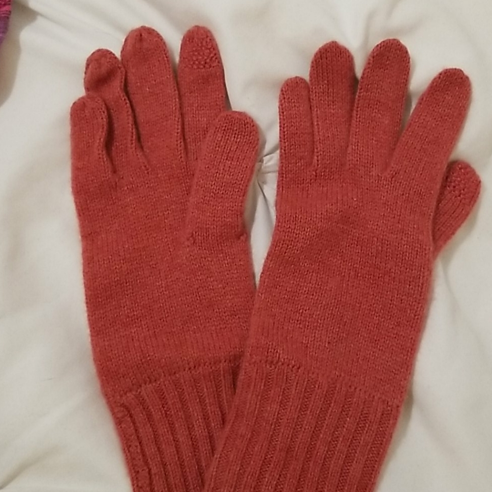 New gloves and hat never worn with tags